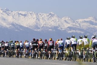 Disputée dans un cadre somptueux, la classique Milan-Turin a vu deux Suisses monter sur le podium KEYSTONE/AP/Fabio Ferrari